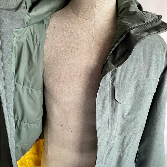 The North Face Rain/Snow Jacket - Picture 2 of 7